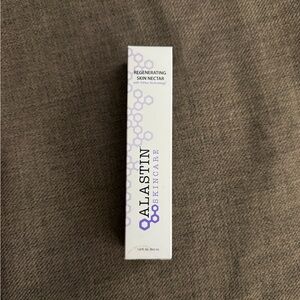 Skincare Regenerating Skin Nectar - White
